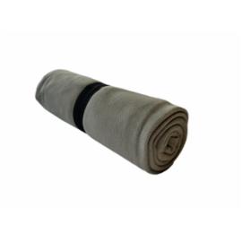 KOC360 - koc wykonany z grubego polaru, gładkie nie obszywane brzegi koca, elastyczna guma zabezpieczająca przed rozwinięciem, 20 kolorów - 150 x 130 cm.