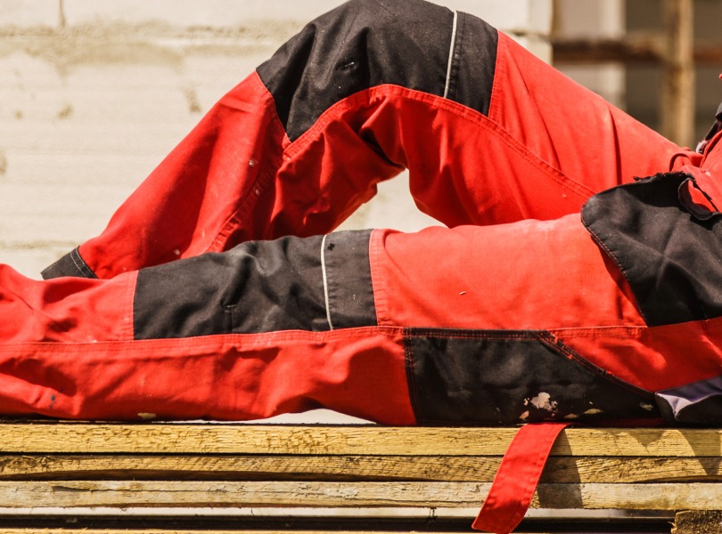 10 najważniejszych cech spodni roboczych BHP – jak wybrać idealne spodnie do pracy?