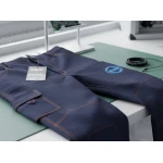 Spodnie robocze antystatyczne – klucz do bezpieczeństwa elektroniki